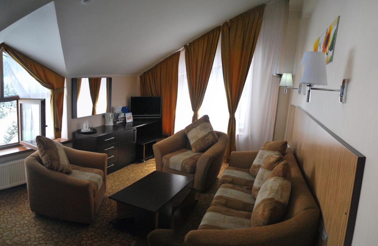 Kapriz Karakol Hotel Szoba fotó