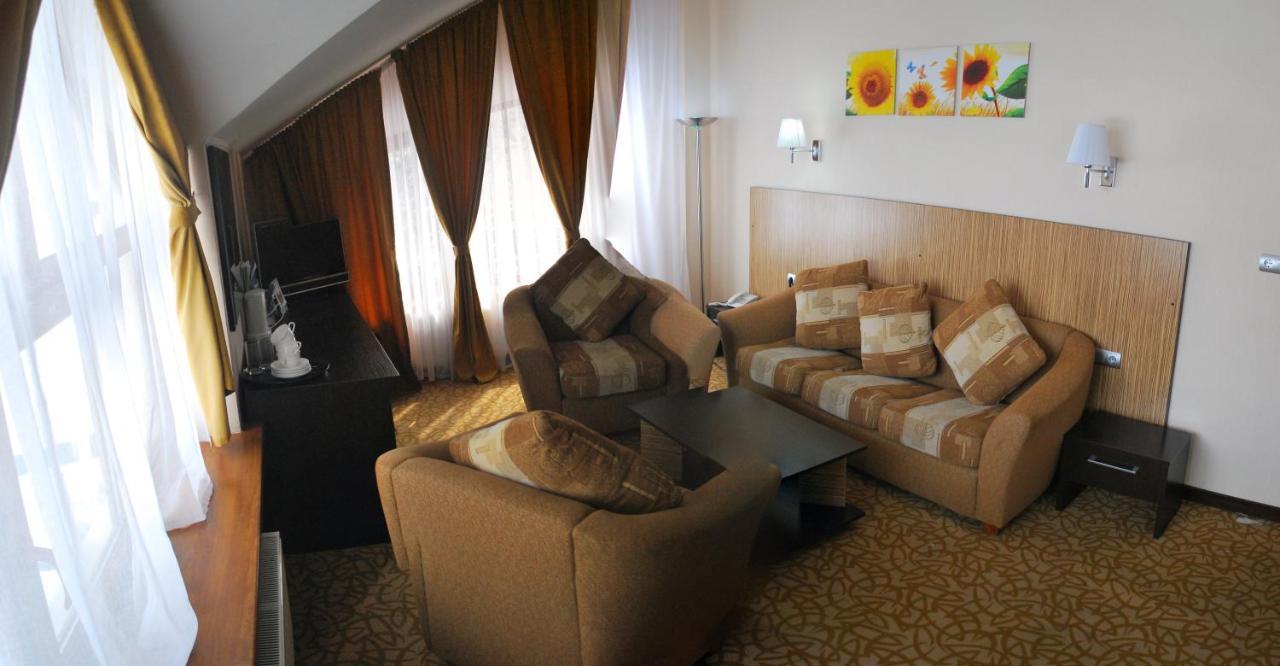 Kapriz Karakol Hotel Szoba fotó